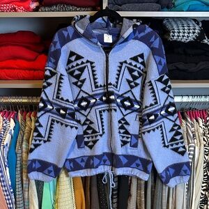 Artesanias black/blue aztec print long sleeve front zipper sweater hoodie size M